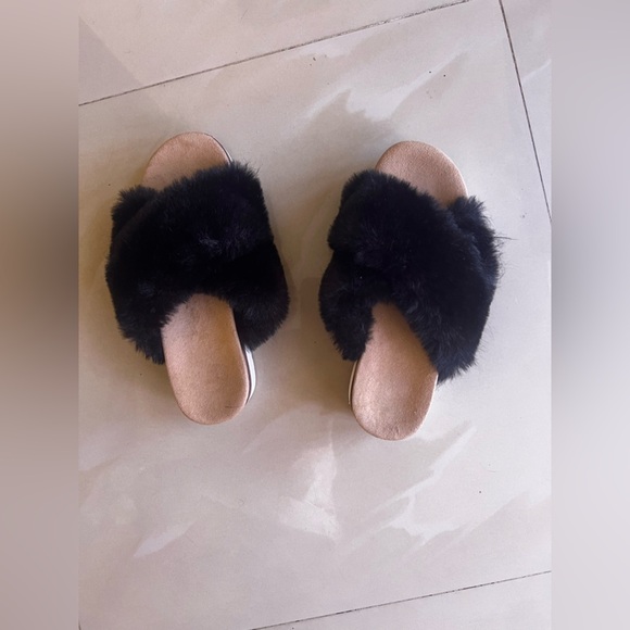 Fur cuddly slippers Sandal Faux Fur Sandal Slides Flip Flop Size 6.5 Unbranded - Picture 1 of 15